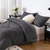 1 + 1 Δώρο Υπέρδιπλο Σετ Πάπλωμα 3τμχ Ruffles 220X240cm Ανθρακί (220X240cm) QLS-D-ANT