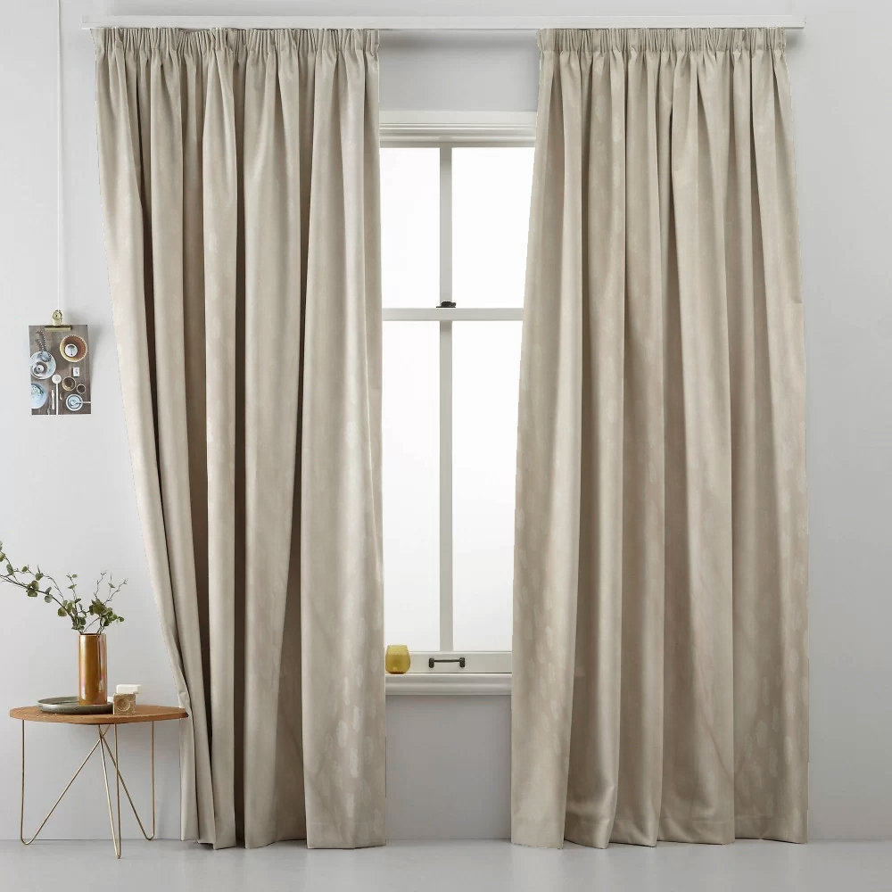 Curtains ready stitched tafta zakar KE 1879 (280X300cm) Curtains ready stitched tafta zakar KE 1879 (280X300cm)